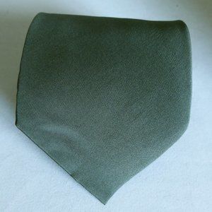MAINE BAY MENS 100% SILK OLIVE GREEN TIE (PRE-OWNED)